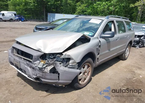 2002 Volvo V70 Xc z USA, uszkodzony, nr VIN YV1SZ58D321053477